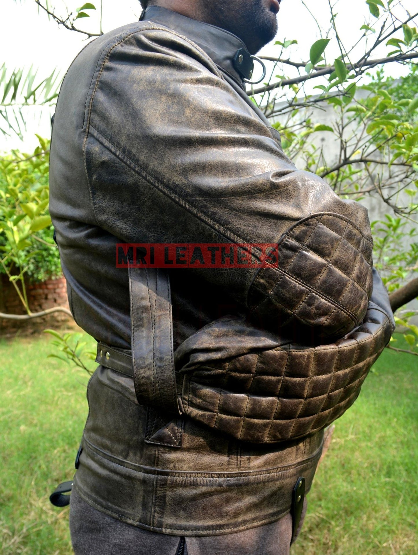 Pure leather strait jacket with lockable buckles and padded sleeves, ideal for BDSM and cosplay.