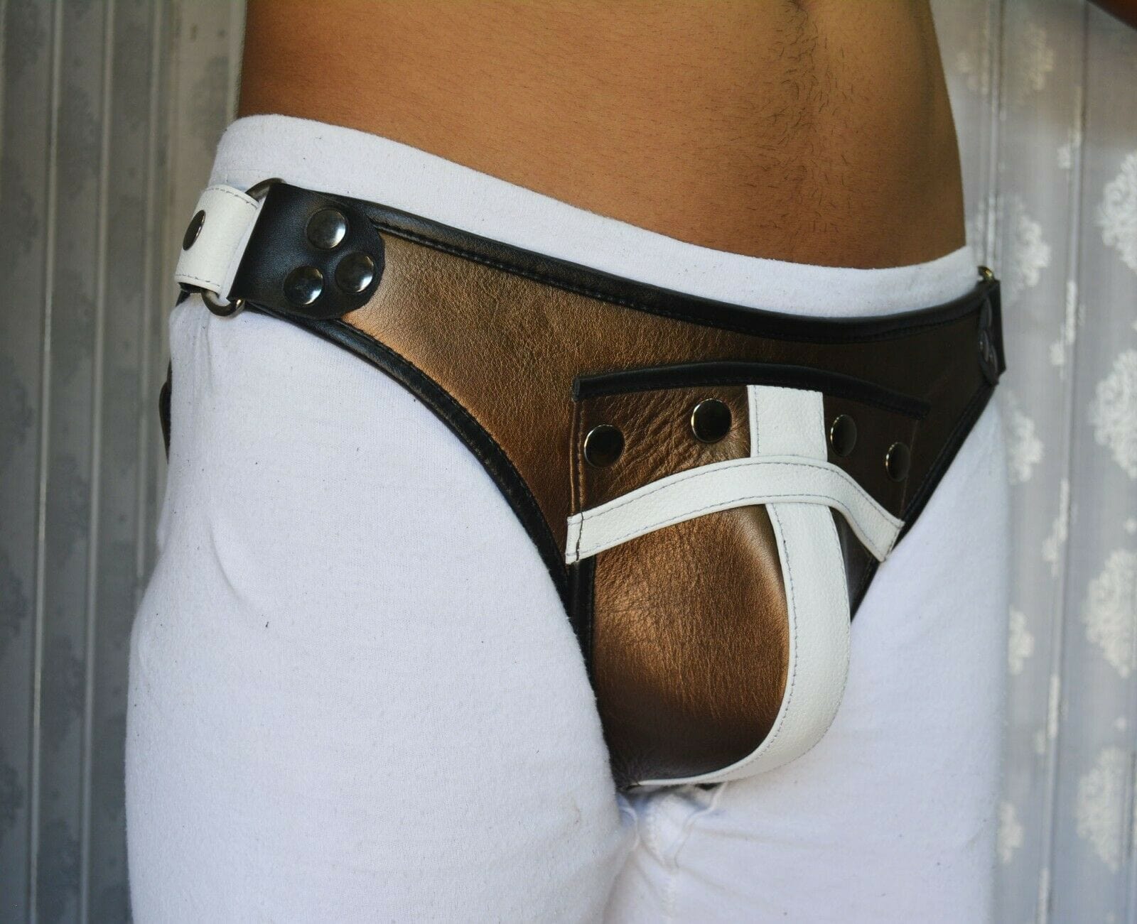 mens-leather-harness-body-chest-1